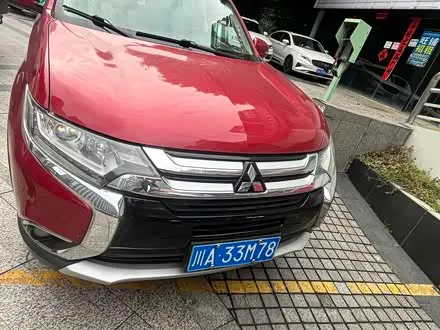 MITSUBISHI OUTLANDER 2017