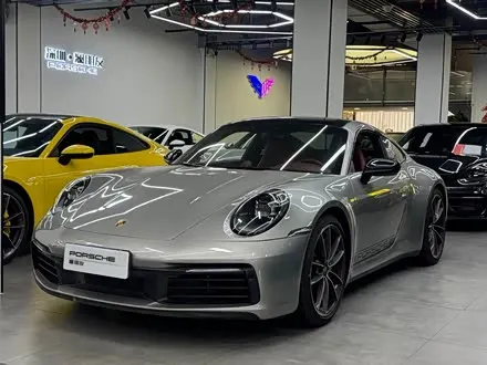 PORSCHE 911 2020