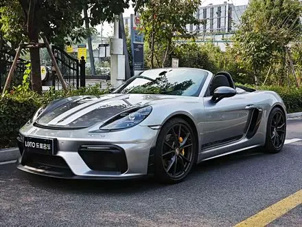 PORSCHE 718 2019