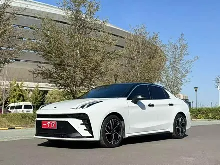 LYNK & CO 03 2023