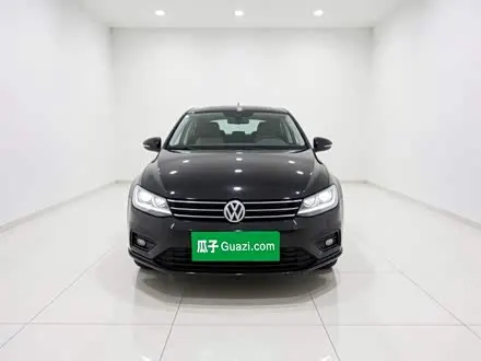 VOLKSWAGEN SAGITAR 2015