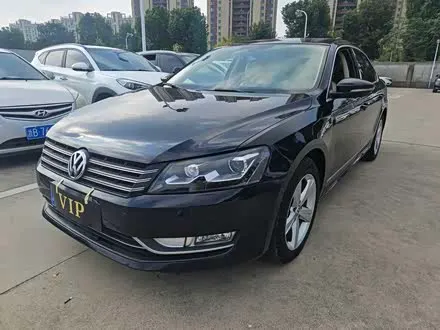 VOLKSWAGEN PASSAT 2013