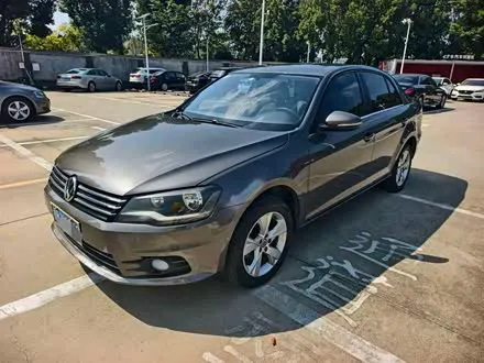 VOLKSWAGEN BORA 2013