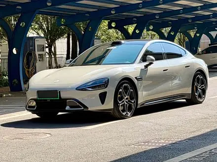 XIAOMI SU7 2024