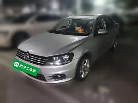 VOLKSWAGEN BORA 2014