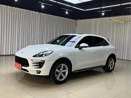 PORSCHE MACAN 2016