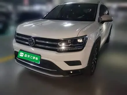 VOLKSWAGEN THARU 2020