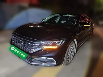 VOLKSWAGEN PASSAT 2020
