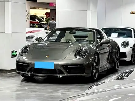 PORSCHE 911 2020