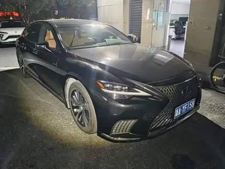 LEXUS LS 2021