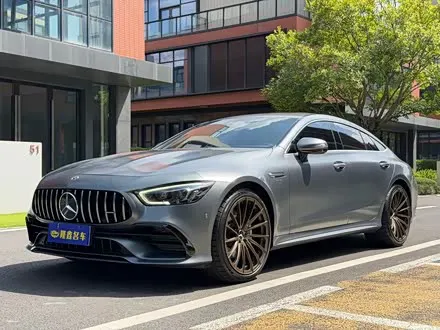 MERCEDES-AMG GT 2019