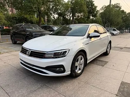 VOLKSWAGEN LAMANDO 2019
