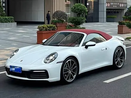PORSCHE 911 2020