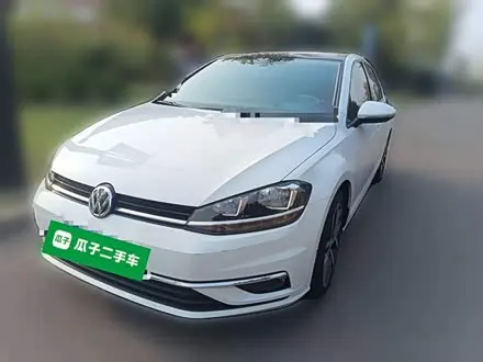 VOLKSWAGEN GOLF 2020