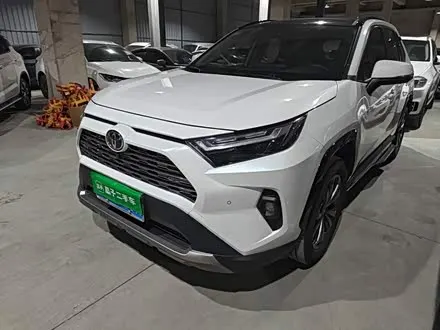 TOYOTA RAV4 2024