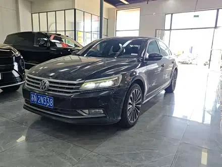 VOLKSWAGEN PASSAT 2017