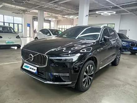 VOLVO XC60 2023