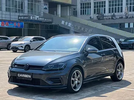 VOLKSWAGEN GOLF 2020