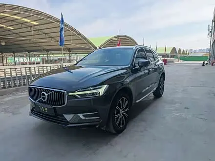 VOLVO XC60 2021