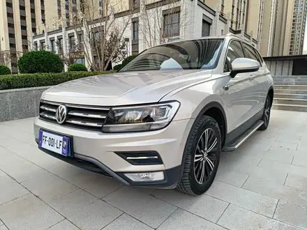 VOLKSWAGEN TIGUAN L 2019