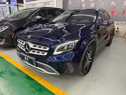 MERCEDES-BENZ GLA 2018