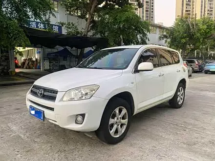 TOYOTA RAV4 2011