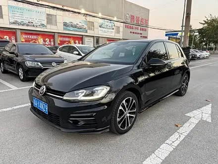VOLKSWAGEN GOLF 2019