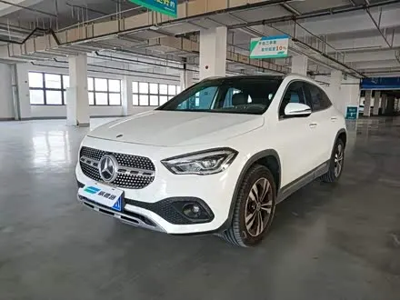 MERCEDES-BENZ GLA 2023