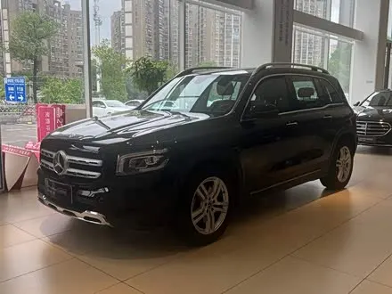 MERCEDES-BENZ GLB 2023