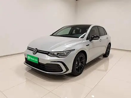VOLKSWAGEN GOLF 2021