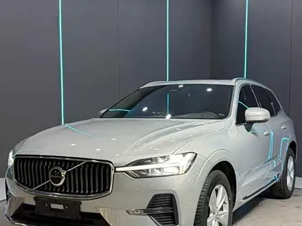 VOLVO XC60 2022