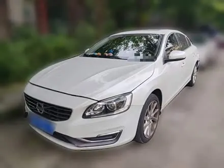 VOLVO S60 2016