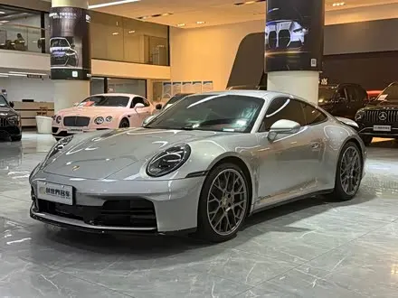 PORSCHE 911 2025