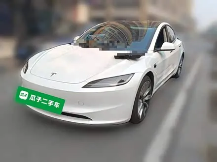 TESLA MODEL 3 2023