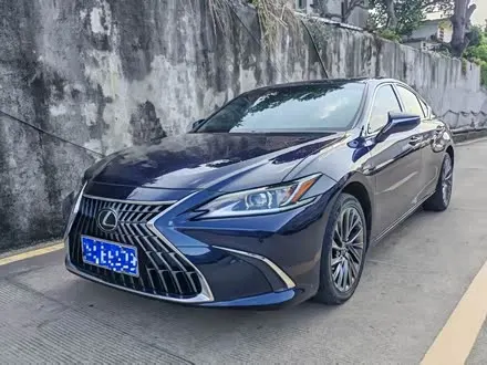 LEXUS ES 2023