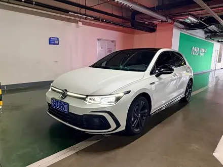 VOLKSWAGEN GOLF 2021