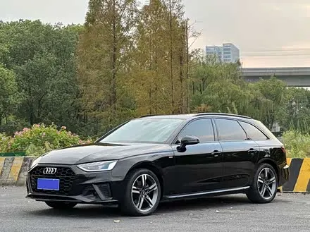 AUDI A4 2022