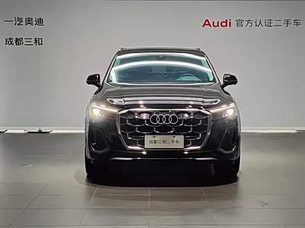 AUDI Q7 2025
