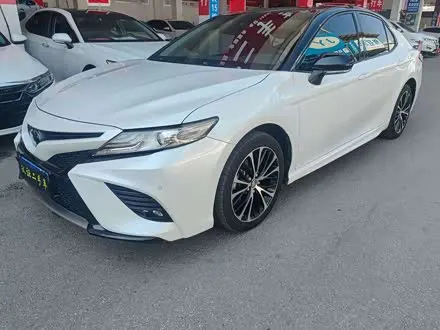 TOYOTA CAMRY 2019