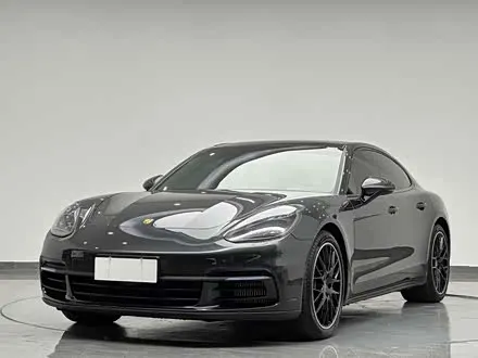 PORSCHE PANAMERA 2019