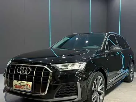 AUDI Q7 2022