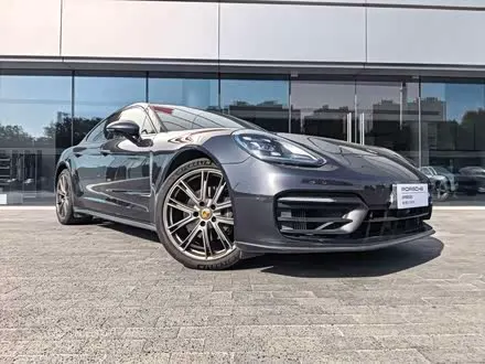PORSCHE PANAMERA 2023