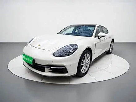 PORSCHE PANAMERA 2017