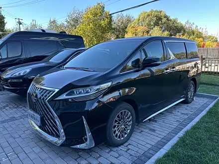 LEXUS LM — из Китая под ключ