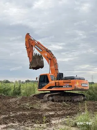 DOOSAN DH370LC-9 2015 — Китай — под ключ — фото 1