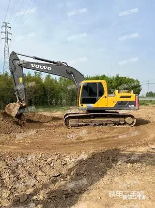 Volvo EC210CL — из Китая