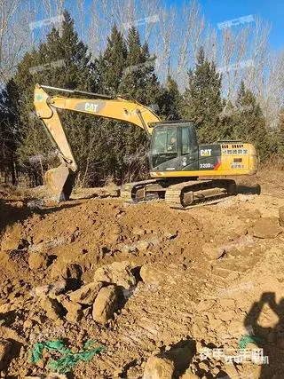 CATERPILLAR 320D2 — из Китая