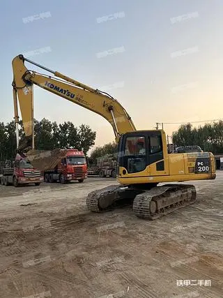 KOMATSU PC200-8N1 — из Китая