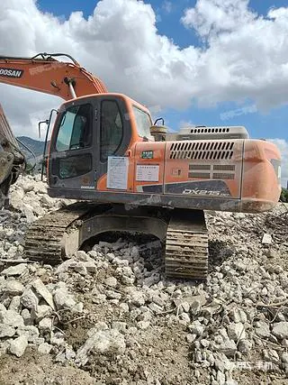 DOOSAN DX215-9C — из Китая