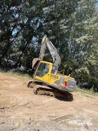 Volvo EC140DL — из Китая